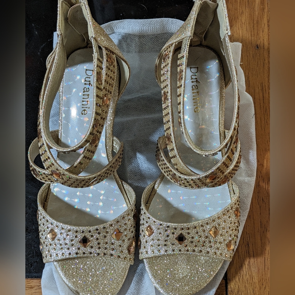 Girls latin dance ballroom shoes size 4 youth gold